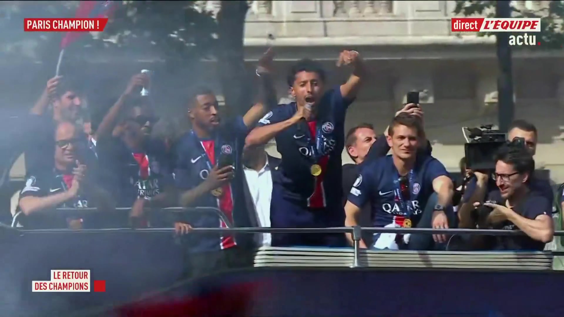 Marginhos赢得了冠军游行 导致球迷大喊：Dembele Golden Globe奖！